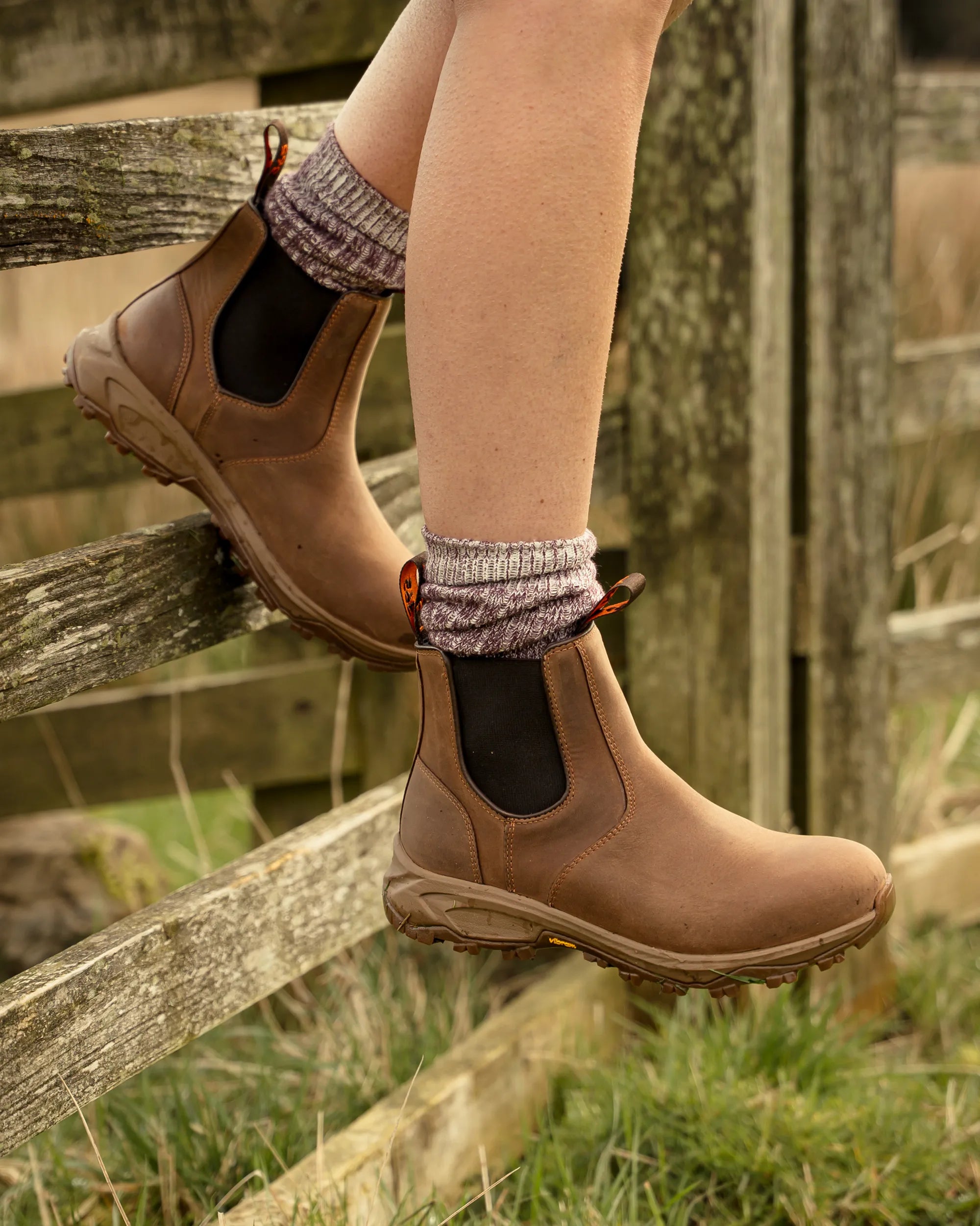 Con lăn Women's - Conker Brown - Water Resistant - Leather - Vibram