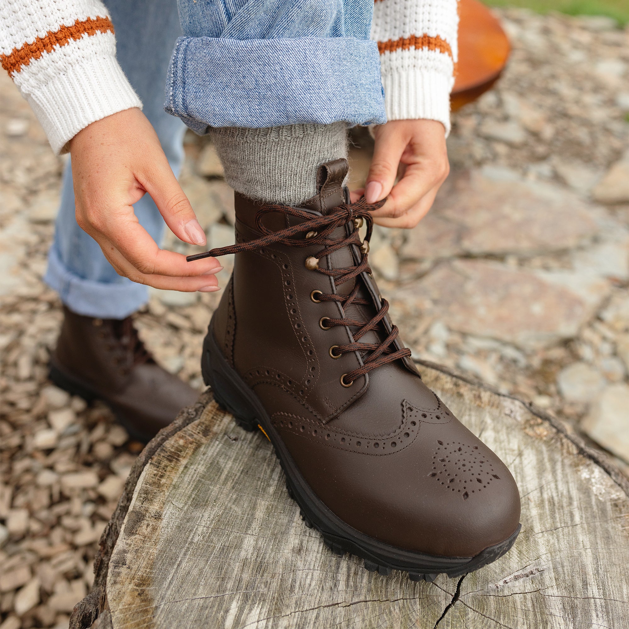 Women's Brown Water Resistant Leather Outdoor Vibram Sole