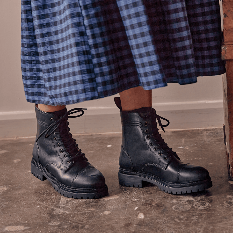 DINCKLEY / BLACK-Women’s Boots
