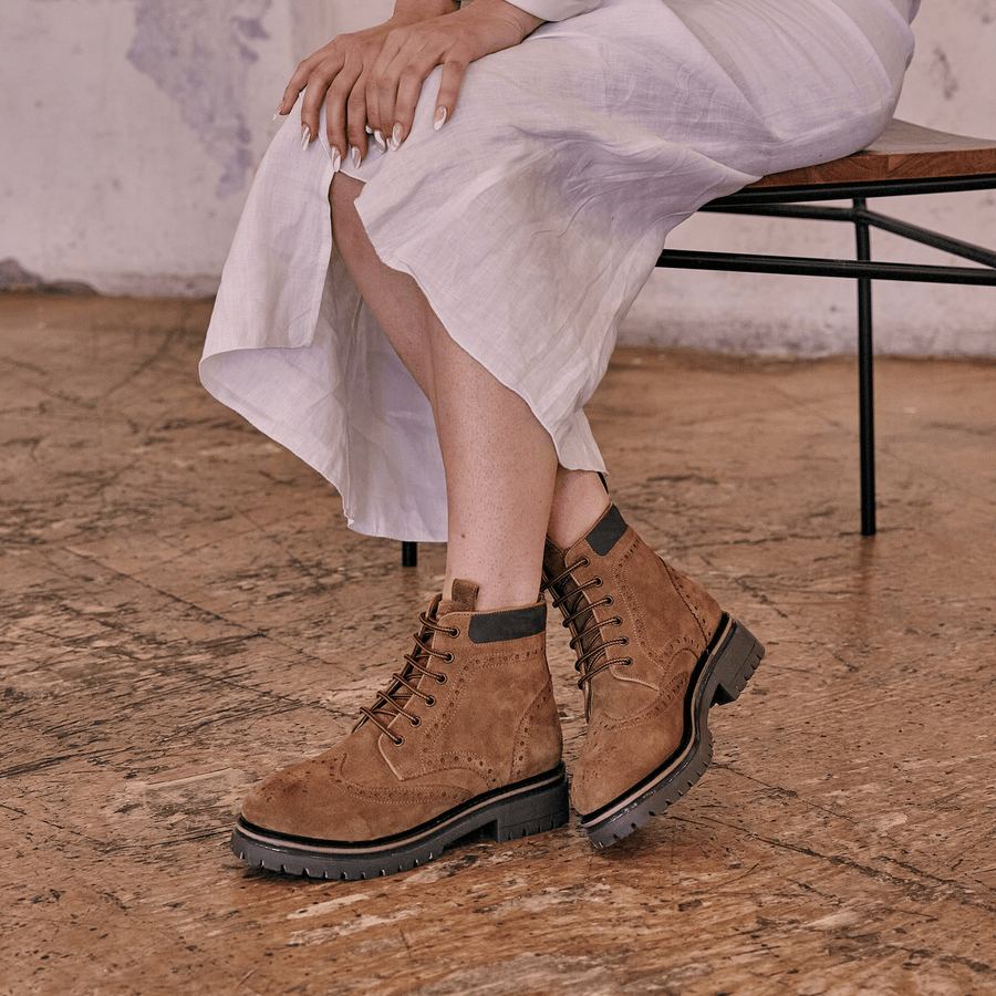 LANGHO / OAK SUEDE-Women’s Boots