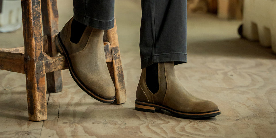 CHELSEA BOOTS