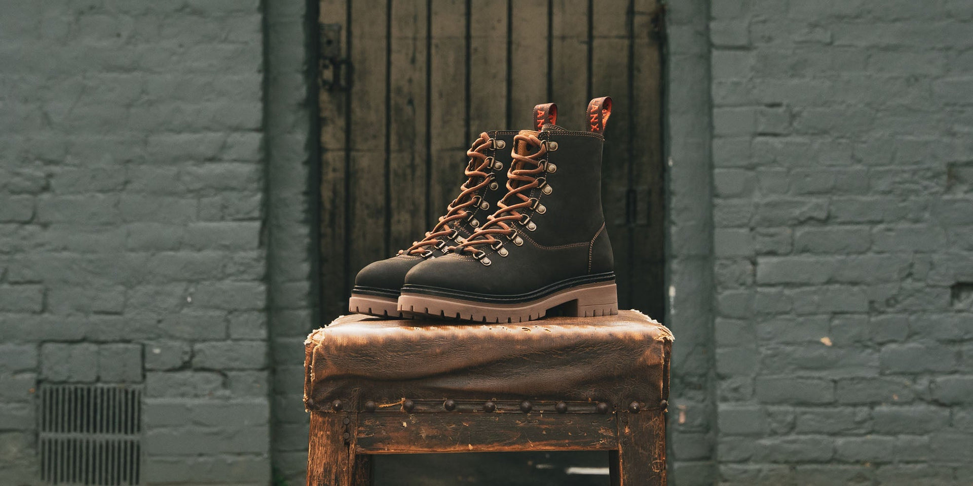 WOMEN'S BOOTS - BACK DOOR