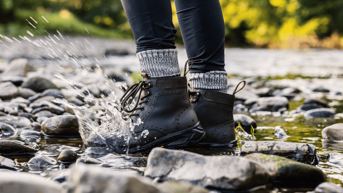 WOMEN'S OUTDOOR FOOTWEAR