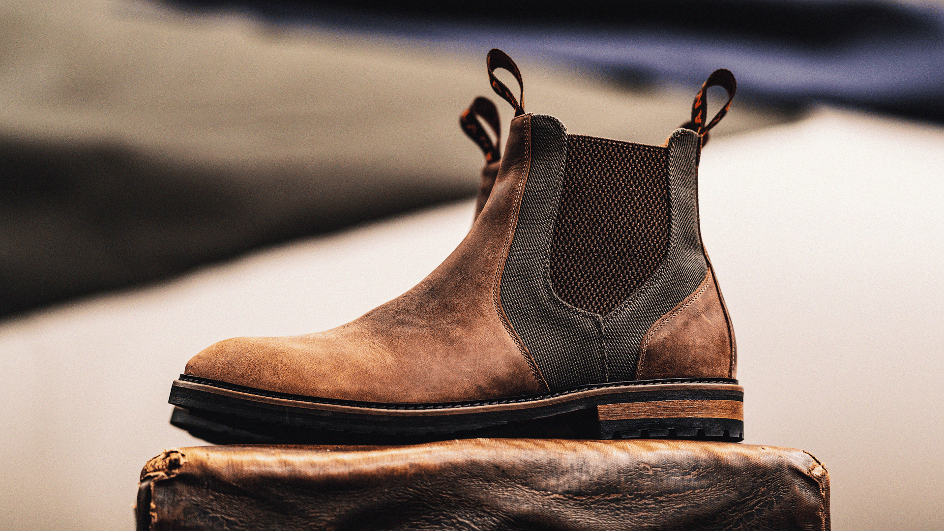Side view of the LANX Garstang // Shiitake & Military, brown chelsea boot.