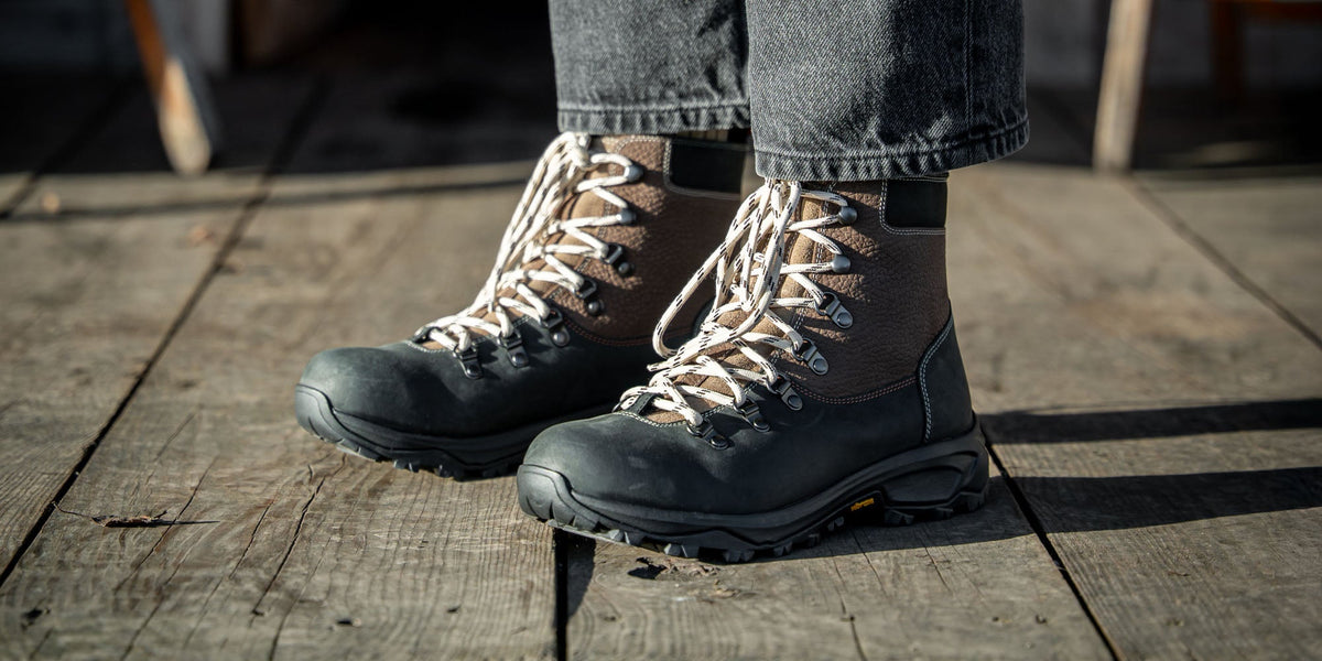WOMEN'S HIKER STYLE BOOTS