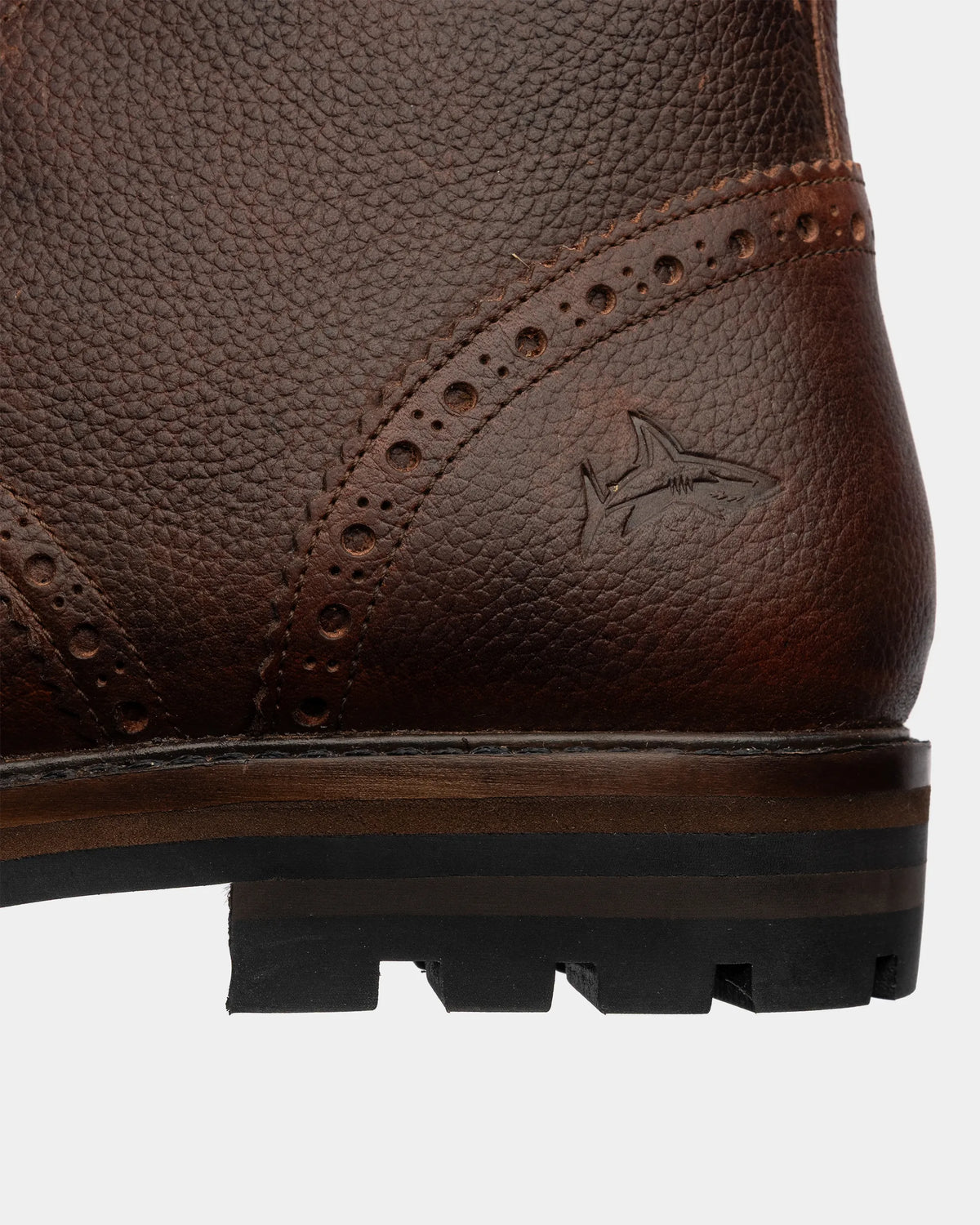 BAYLEY // CHESTNUT GRAINED SALE SHARKS