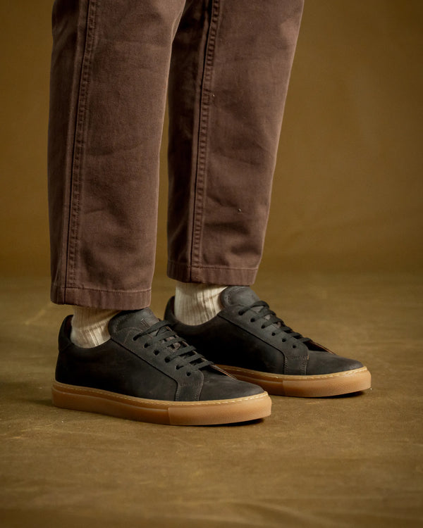 ANCOATS // WALNUT