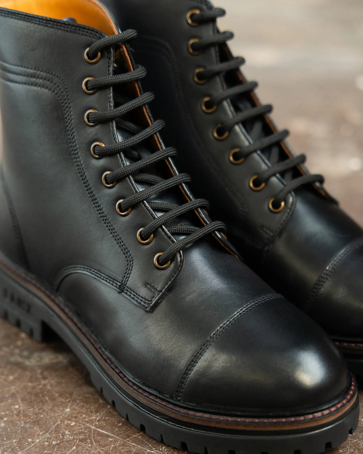 DINCKLEY / BLACK