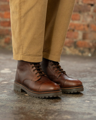 DINCKLEY / CHESTNUT GRAINED