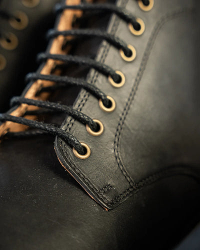DUTTON // BLACK
