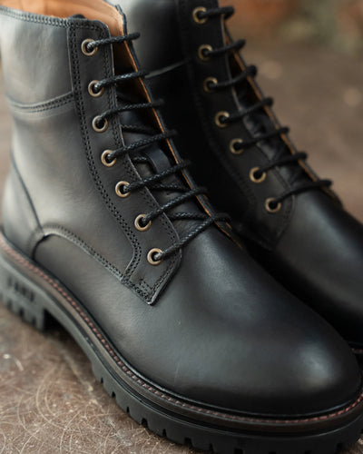 GARNETT / BLACK