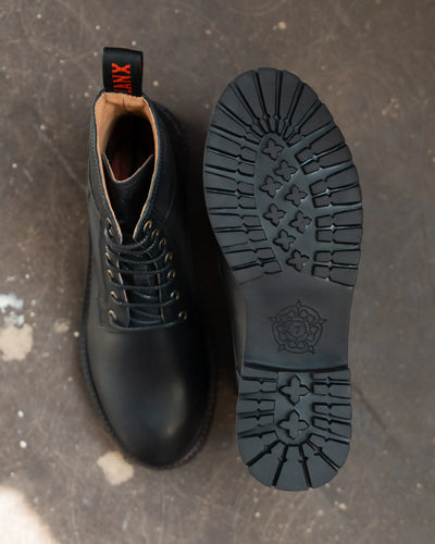 GARNETT / BLACK