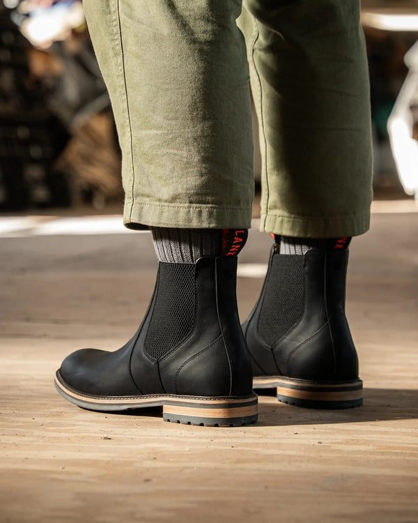 GARSTANG // BLACK