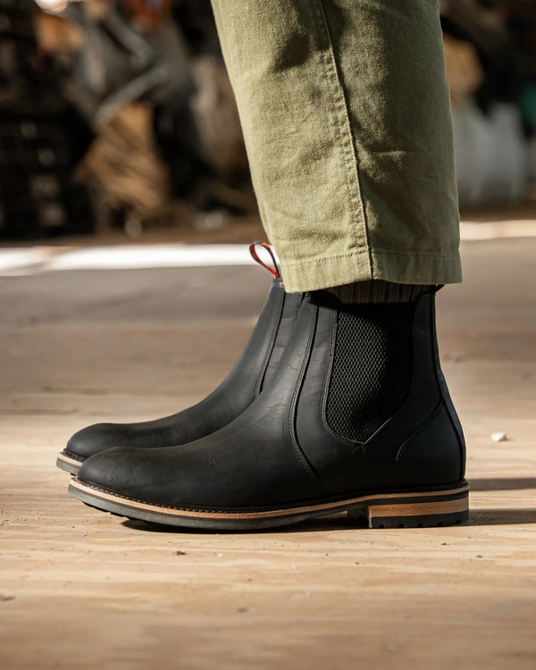 GARSTANG // BLACK