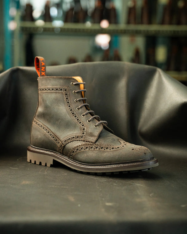 GRINDLETON // WALNUT