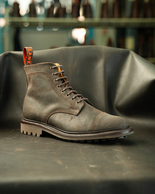 HASLINGDEN // WALNUT