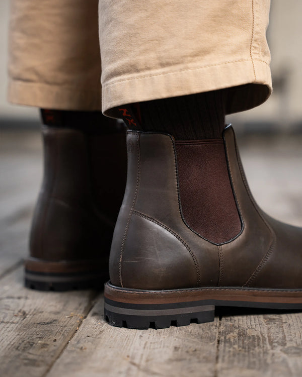 HOGHTON // BROWN DISTRESSED