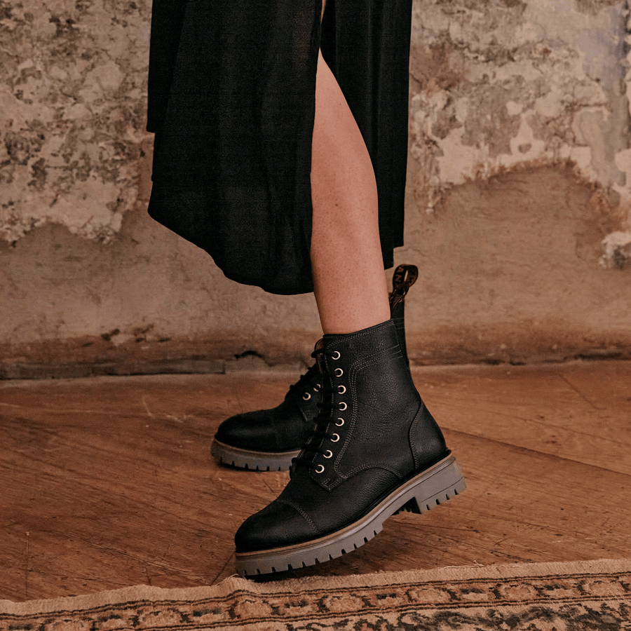 DINCKLEY / BLACK GRAINED-Women’s Boots | LANX Proper Men's Shoes