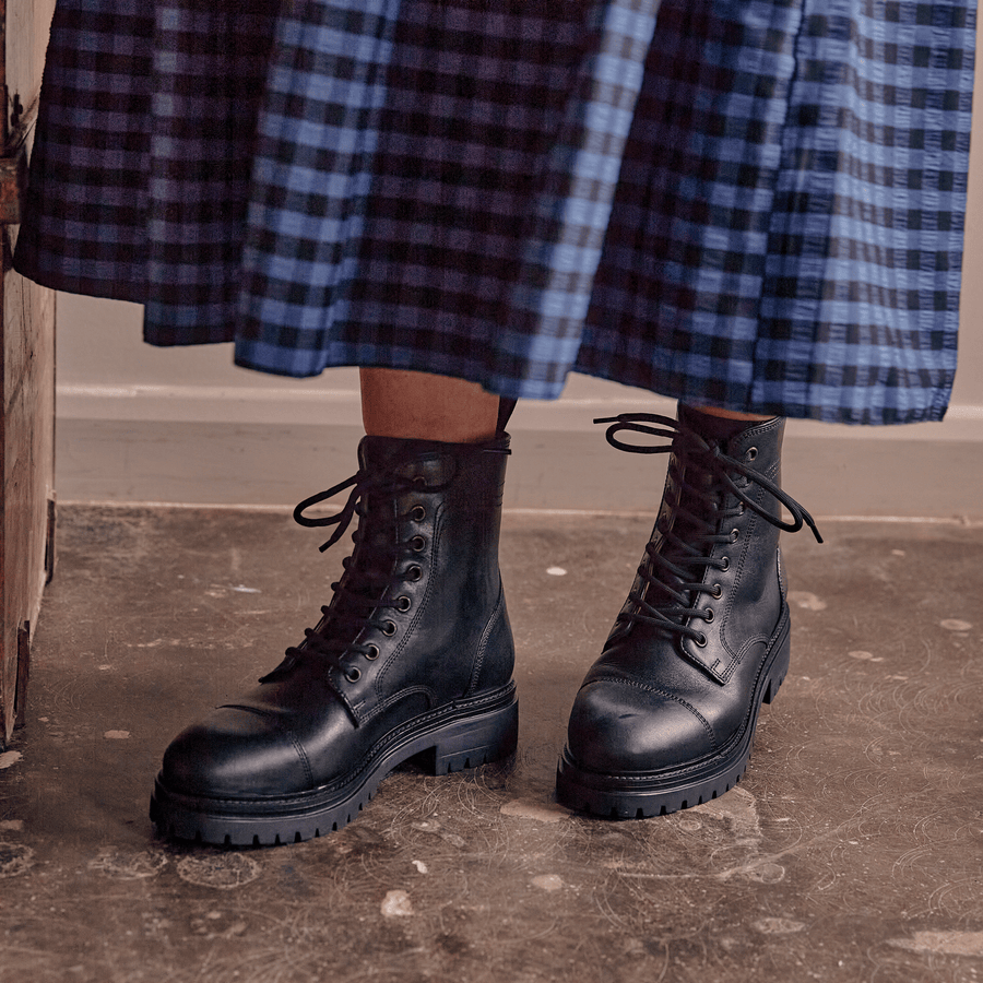 DINCKLEY / BLACK-Women’s Boots