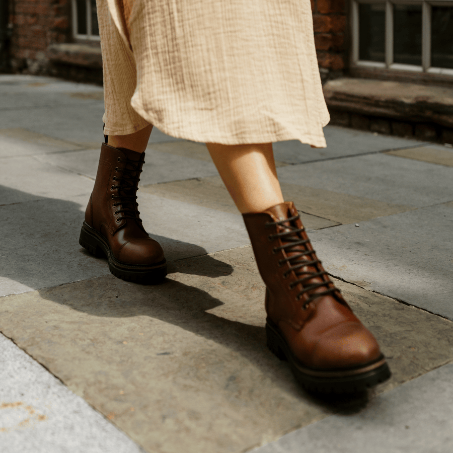 DINCKLEY / OXBLOOD-Women’s Boots | LANX Proper Men's Shoes