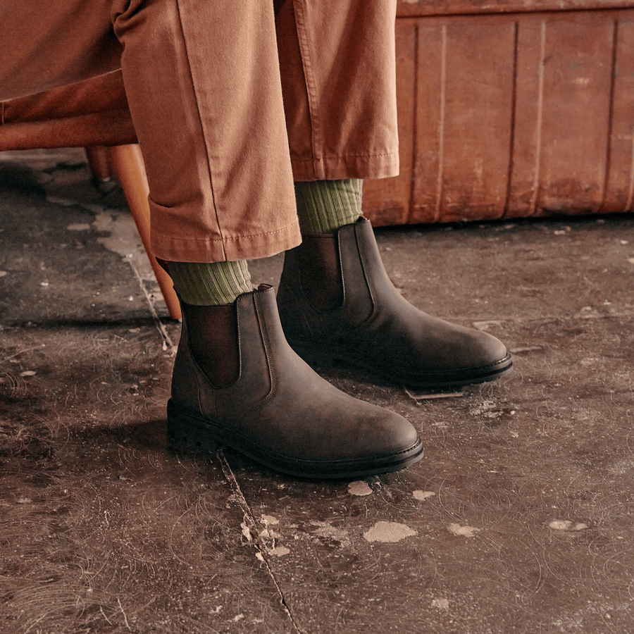Distressed leather 2025 chelsea boots