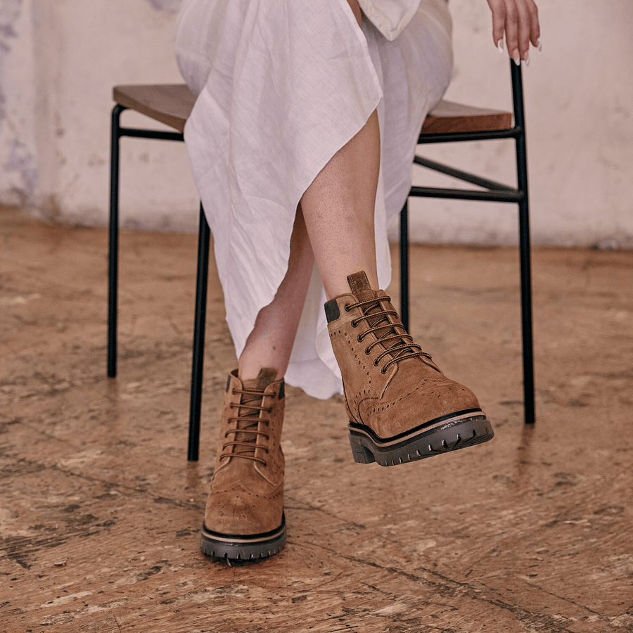 LANGHO / OAK SUEDE-Women’s Boots | LANX Proper Men's Shoes