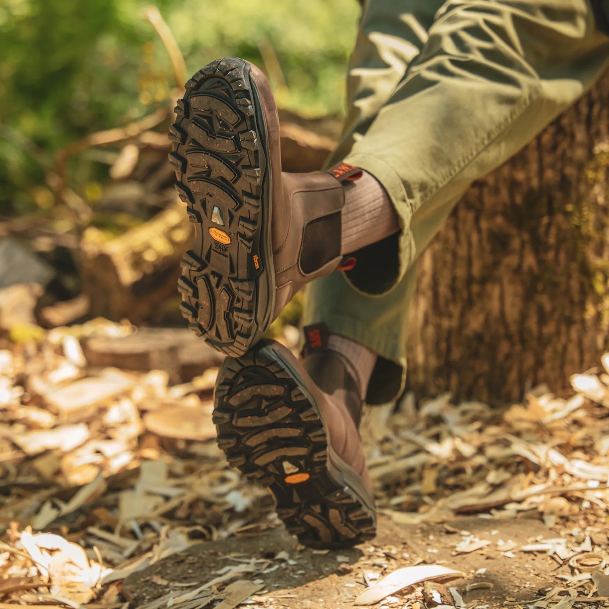 Men's - Brown Distressed - Water Resistant - Leather - Vibram
