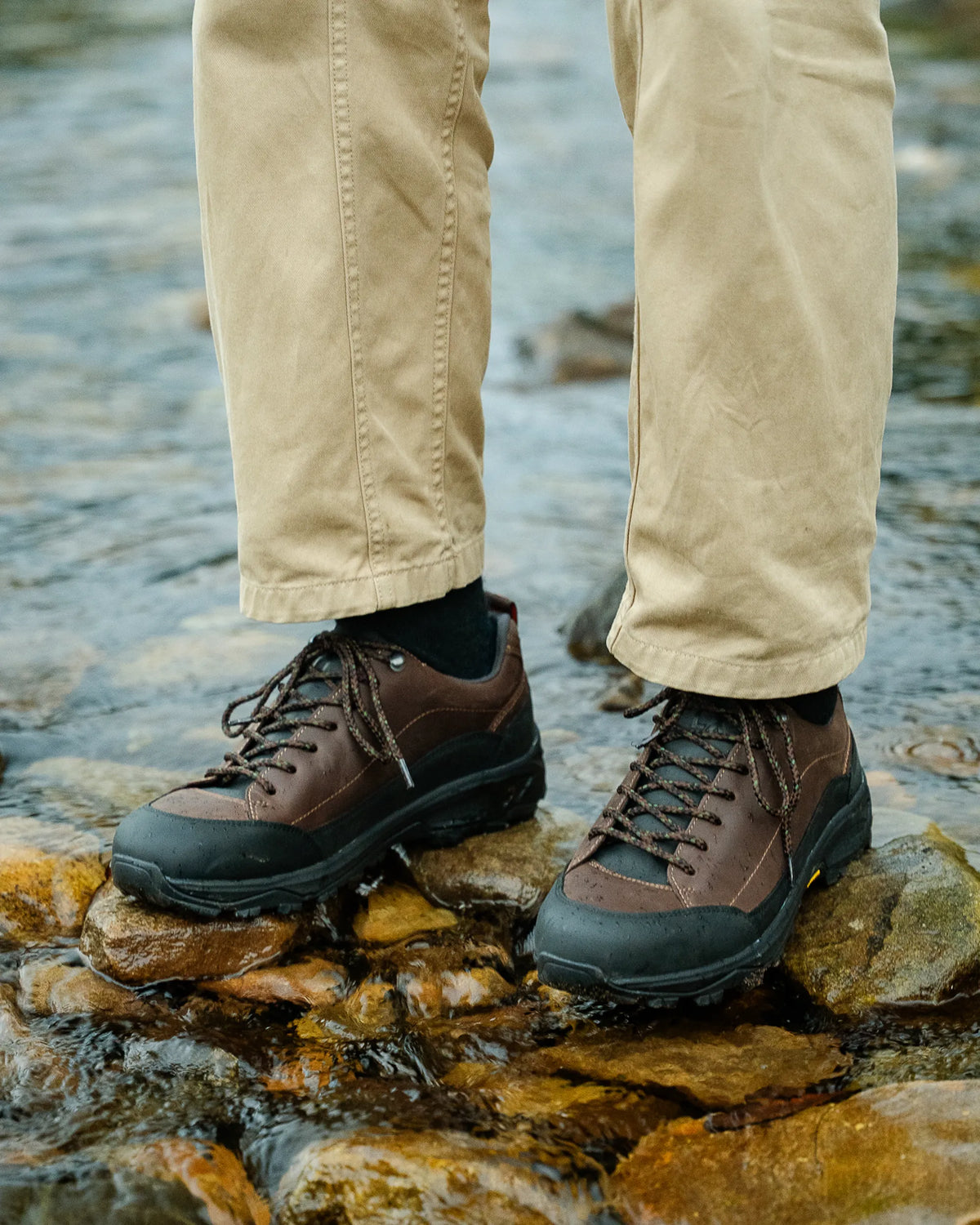SCORTON // BROWN DISTRESSED