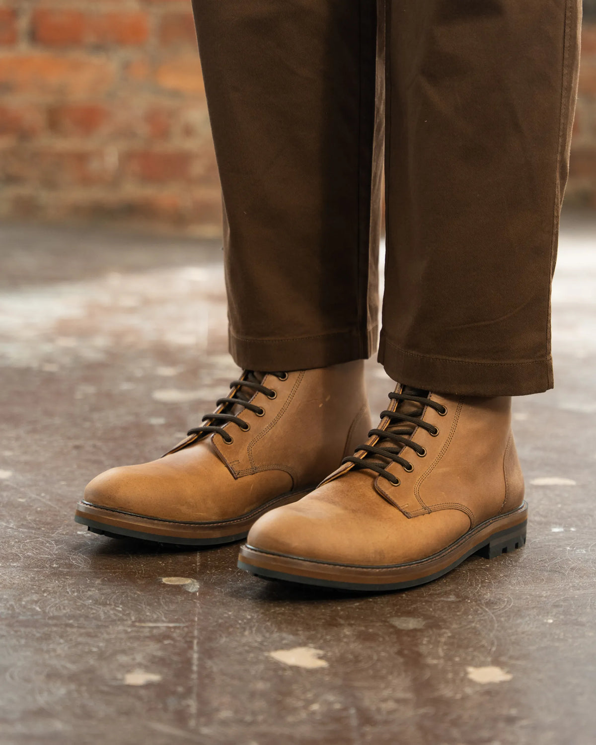 SETTLE // ACACIA DISTRESSED