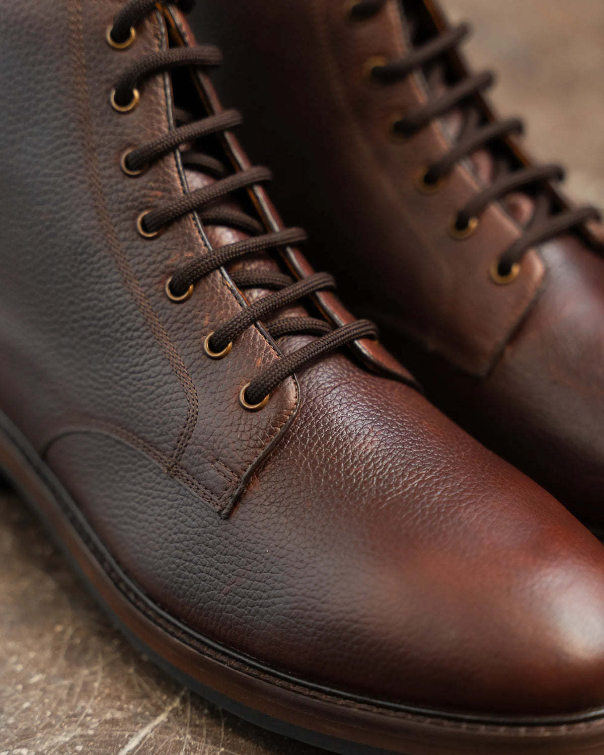 SETTLE // CHESTNUT GRAINED