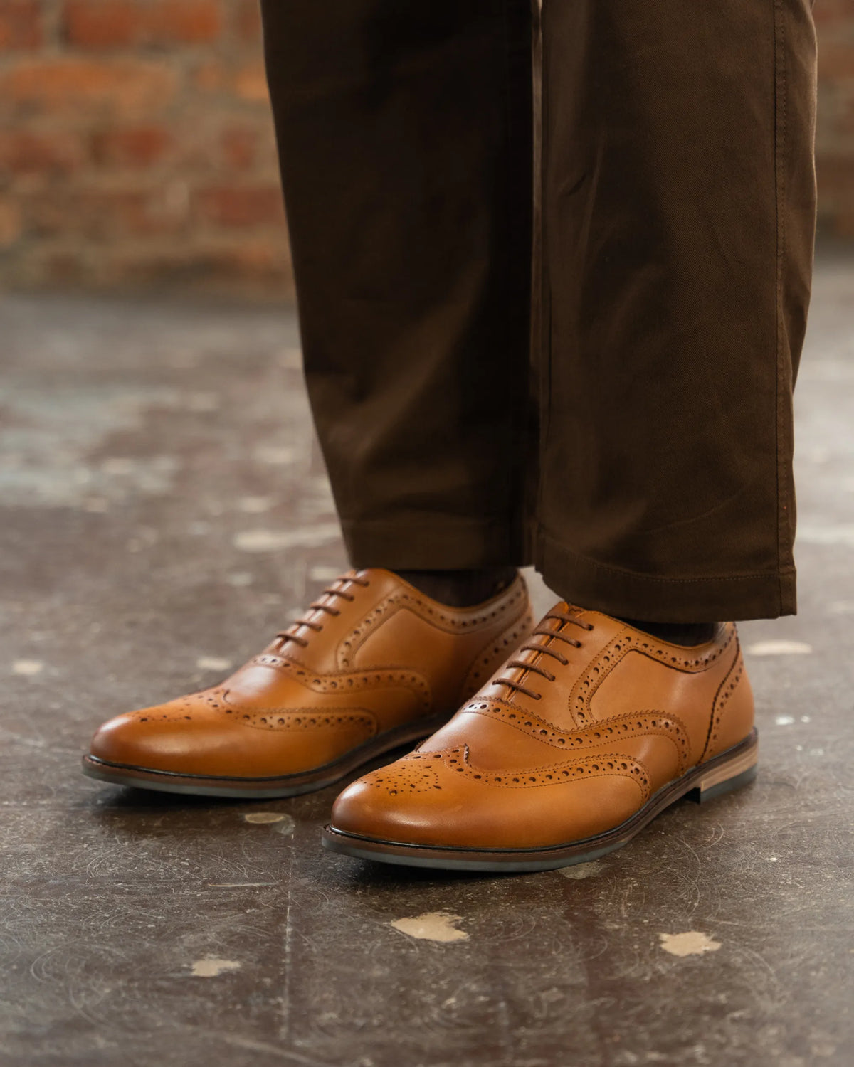 SHIREBURN // TAN