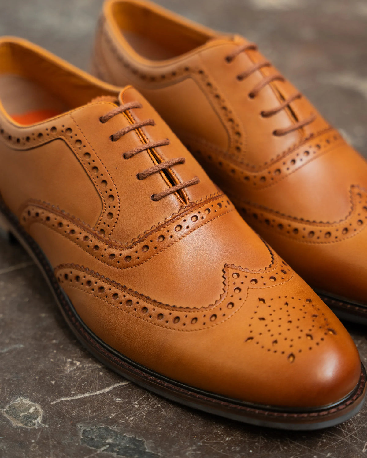 SHIREBURN // TAN
