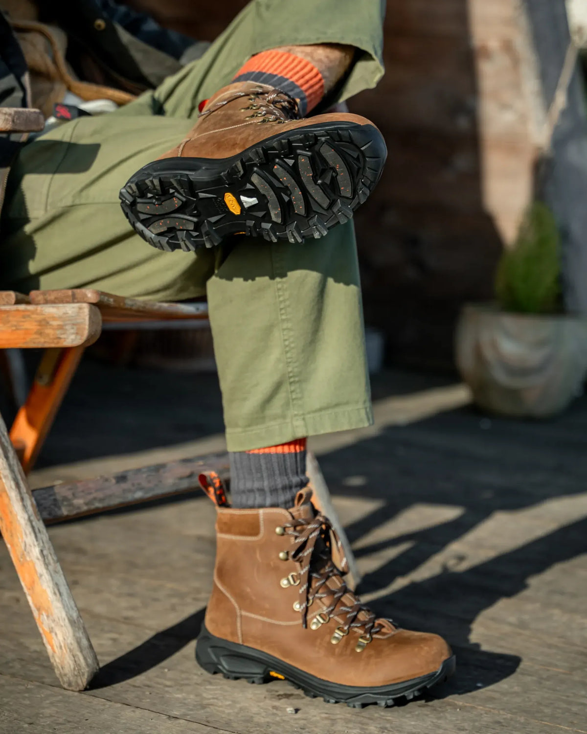 TWISTON // ACACIA DISTRESSED