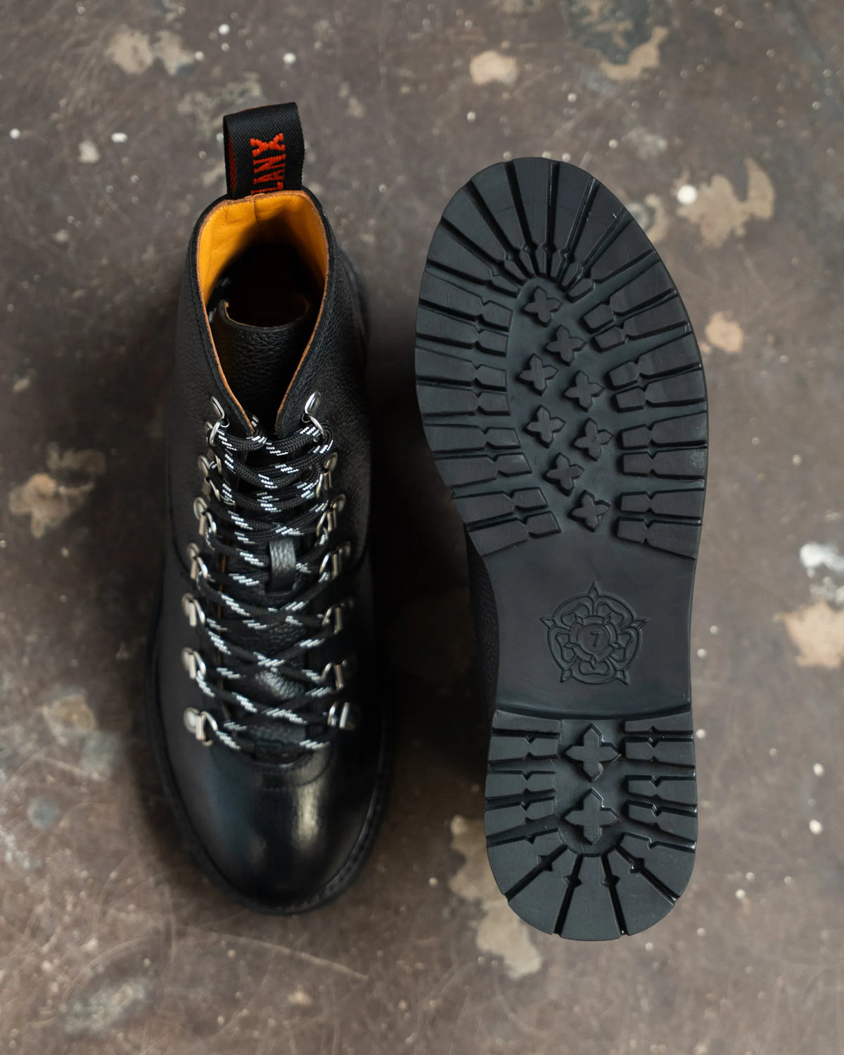 WHALLEY / BLACK GRAINED