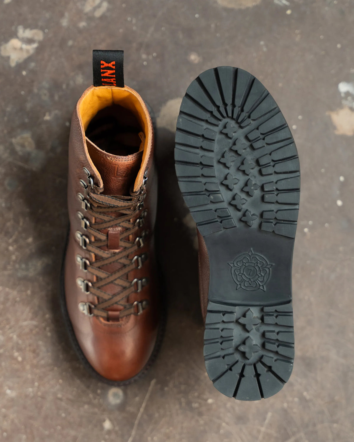 WHALLEY / CHESTNUT GRAINED