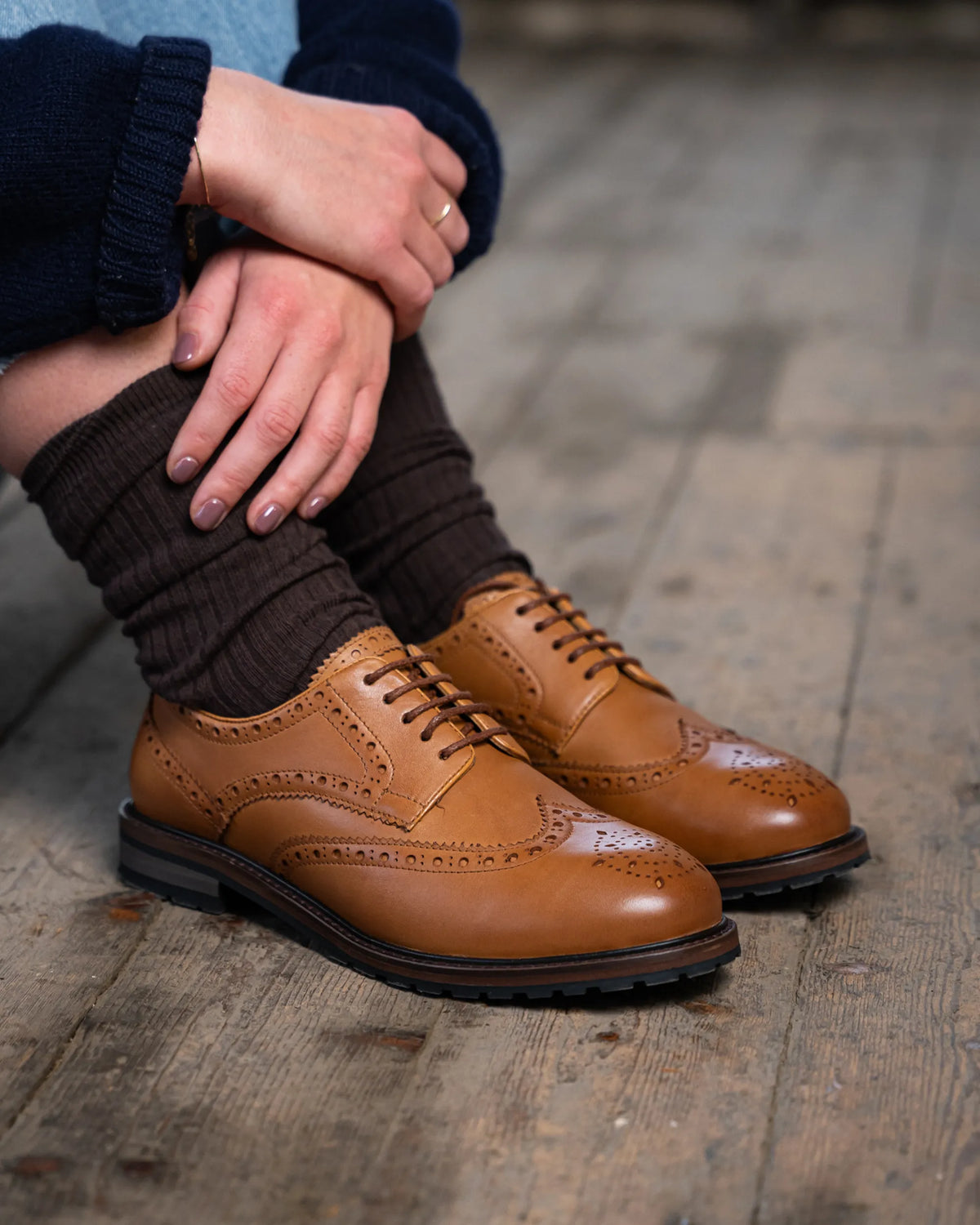 WHITEWELL / TAN