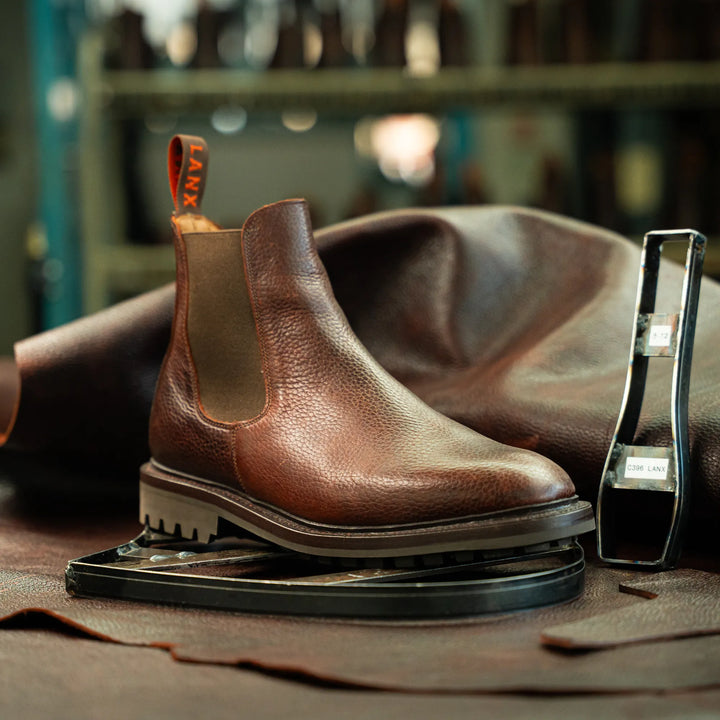 WISWELL // COGNAC GRAINED-Men's Chelsea